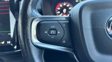 Volvo Xc40 2.0 T4 R DESIGN Pro 5dr AWD Geartronic Petrol Estate